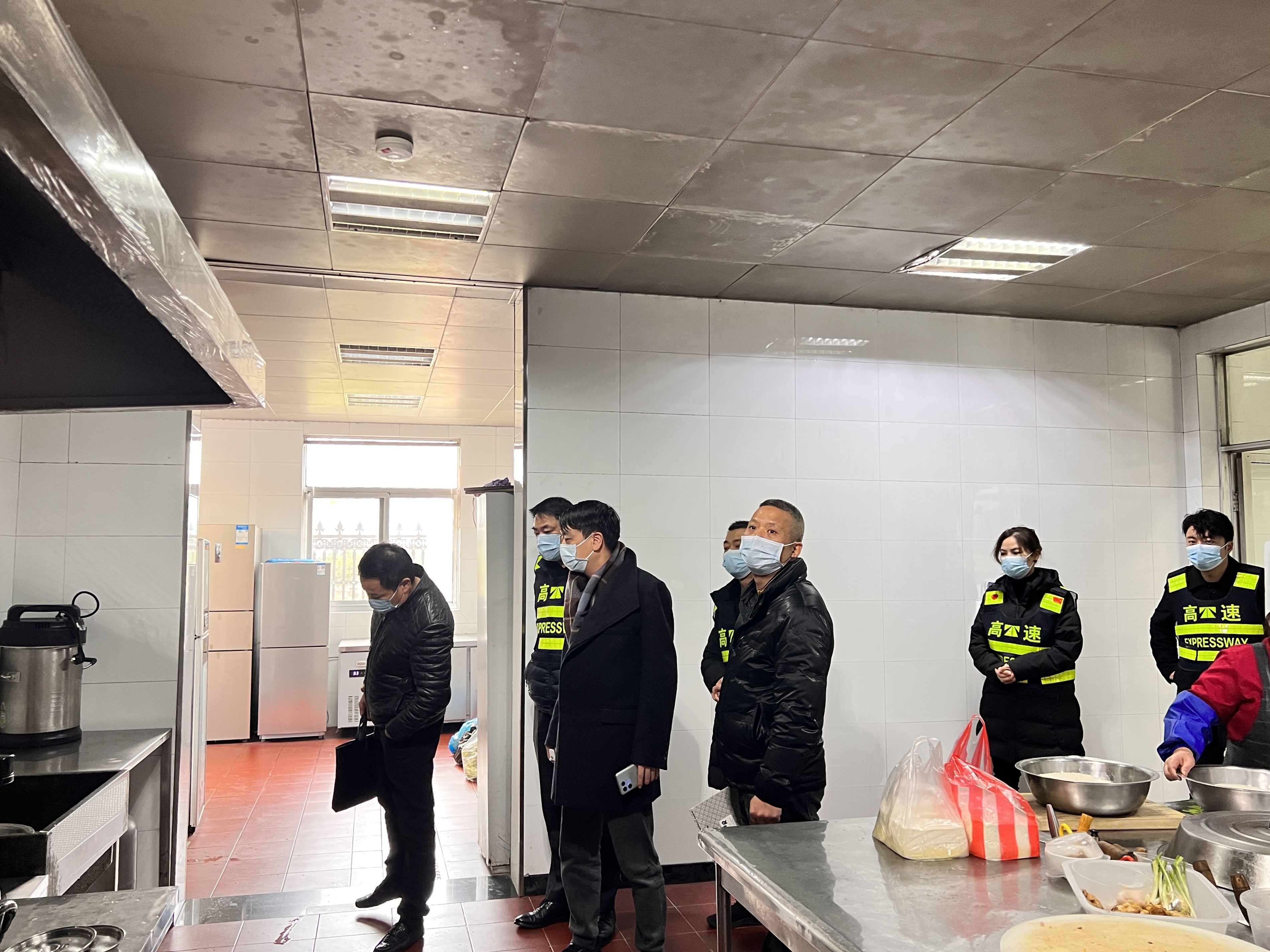 1670886845903311.jpg 外業(yè)檢查臺州收費所食堂(臺州收費所 袁莉).JPG